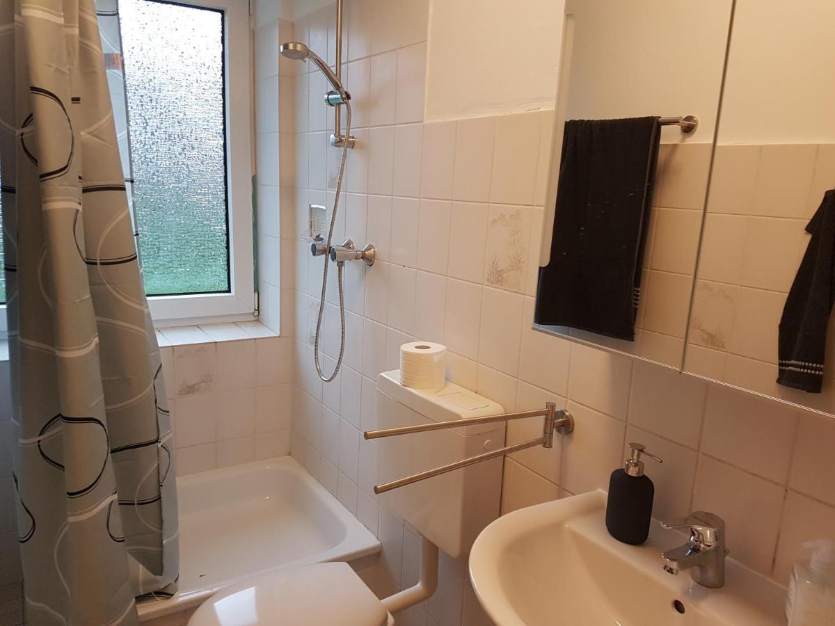 Kleine, Ruhige Wohnung In Γκελσενκίρτσεν Εξωτερικό φωτογραφία